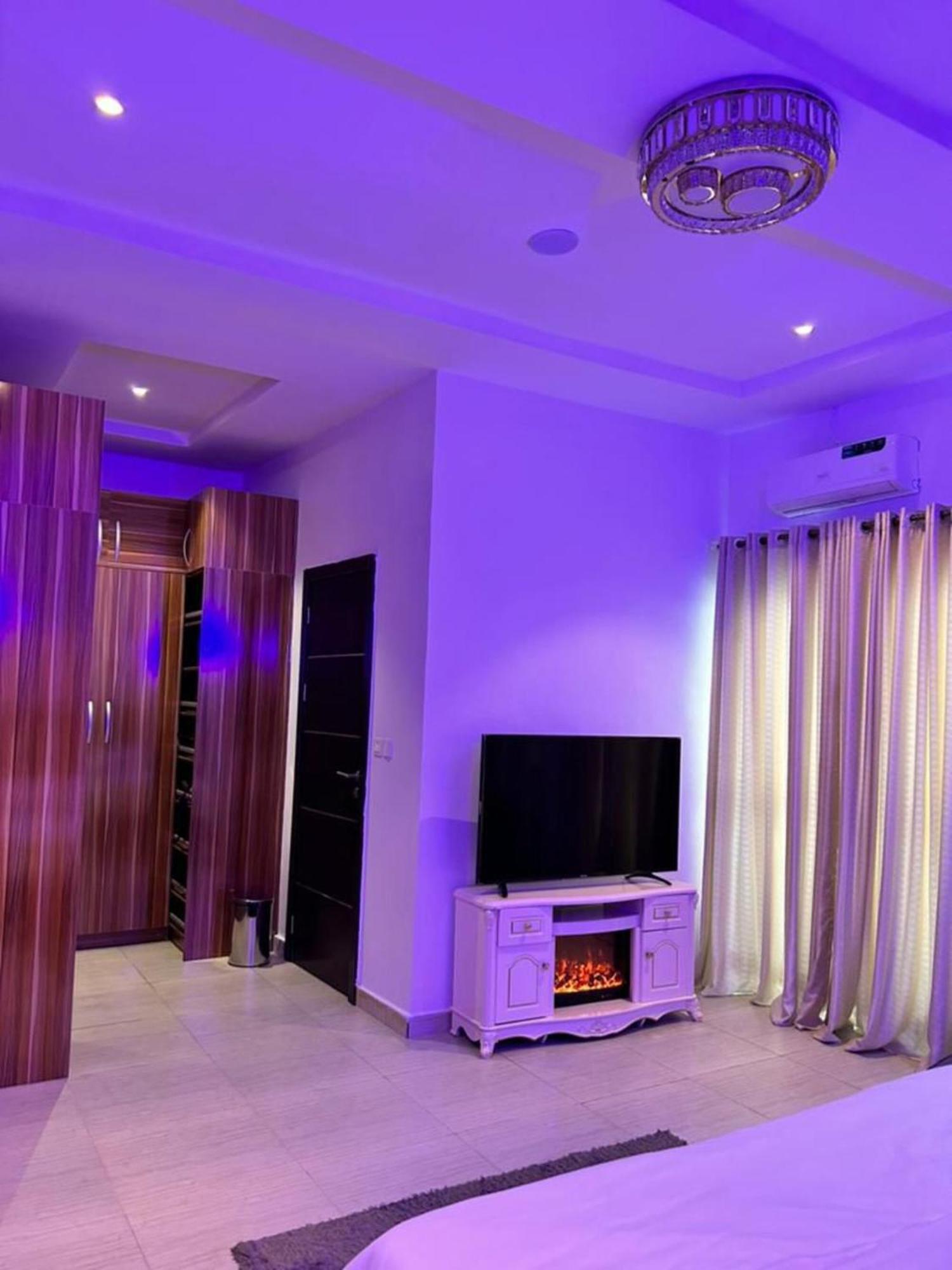 Urban Retreat Luxury Shortlet Apartment Lekki Ajah Lagos With Pool And Gym Exterior foto